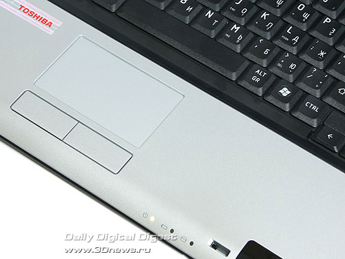 Toshiba Satellite L40. Вид манипулятор