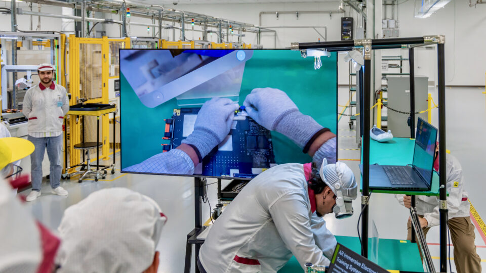 Сборочная линия завода Wistron D1 в Форт-Уэрте